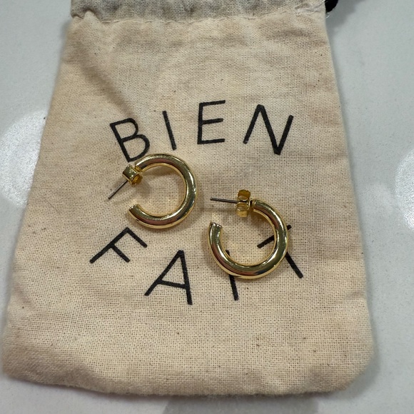 Madewell Chunky Gold Hoop Earrings - Picture 2 of 3